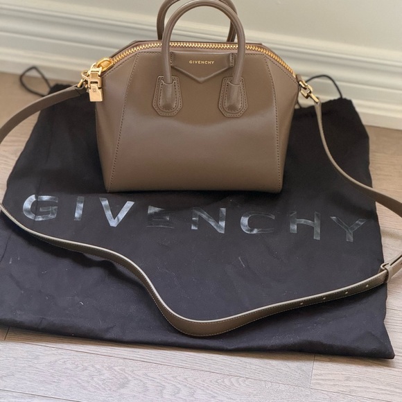 ****SOLD****Givenchy antigona - Picture 5 of 14